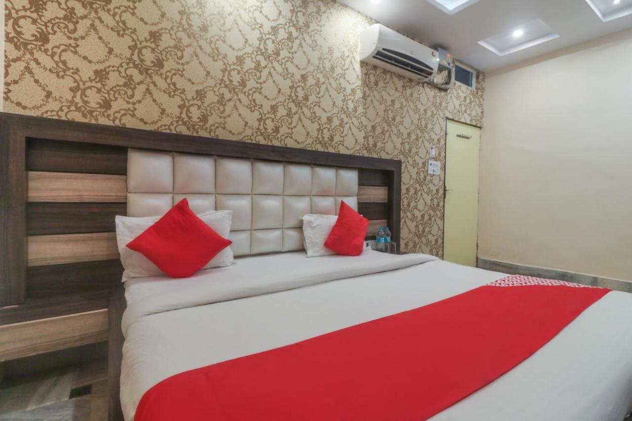 Oyo 60651 Hotel Arya พาราณสี ภายนอก รูปภาพ