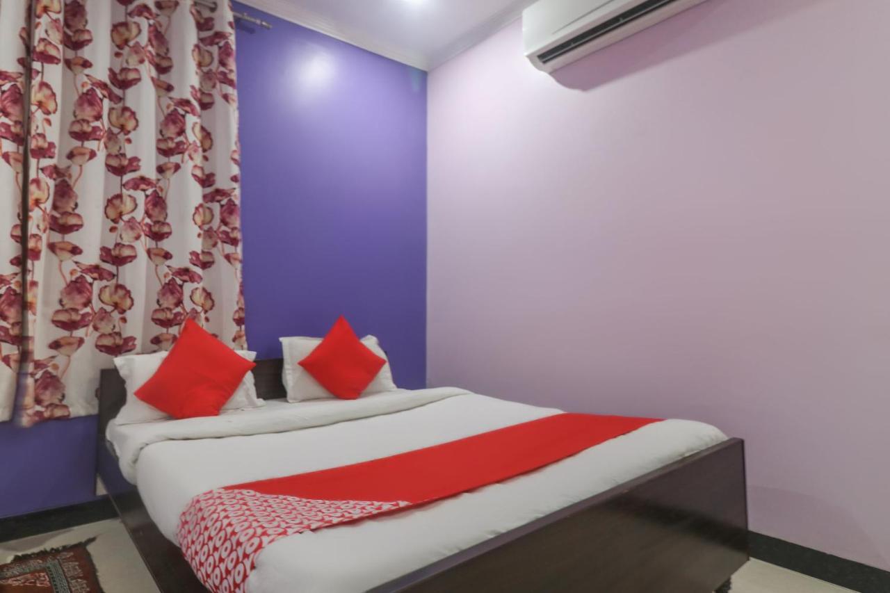 Oyo 60651 Hotel Arya พาราณสี ภายนอก รูปภาพ