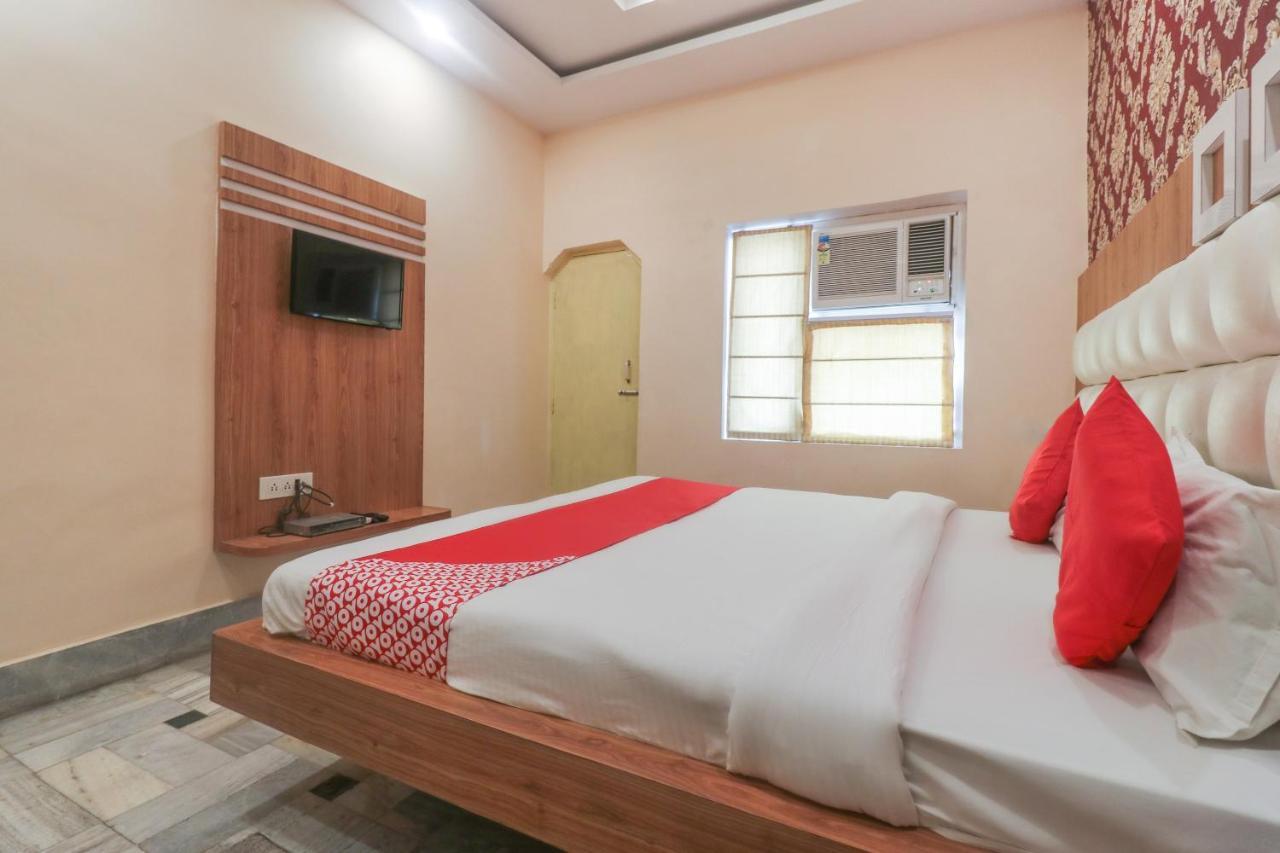 Oyo 60651 Hotel Arya พาราณสี ภายนอก รูปภาพ