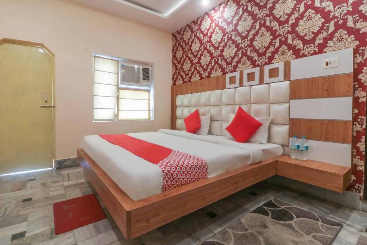 Oyo 60651 Hotel Arya พาราณสี ภายนอก รูปภาพ
