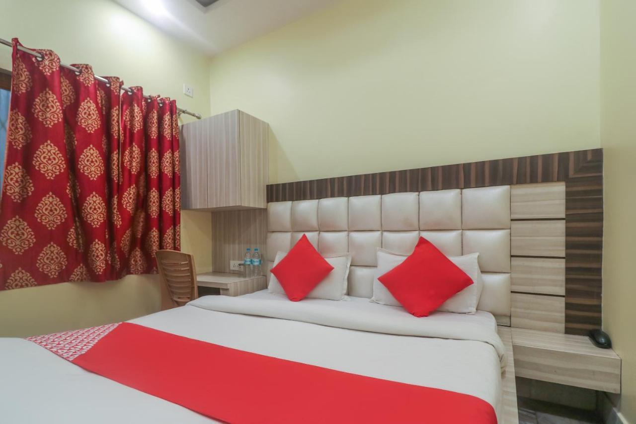 Oyo 60651 Hotel Arya พาราณสี ภายนอก รูปภาพ