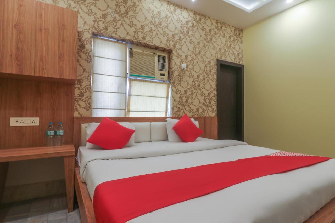 Oyo 60651 Hotel Arya พาราณสี ภายนอก รูปภาพ
