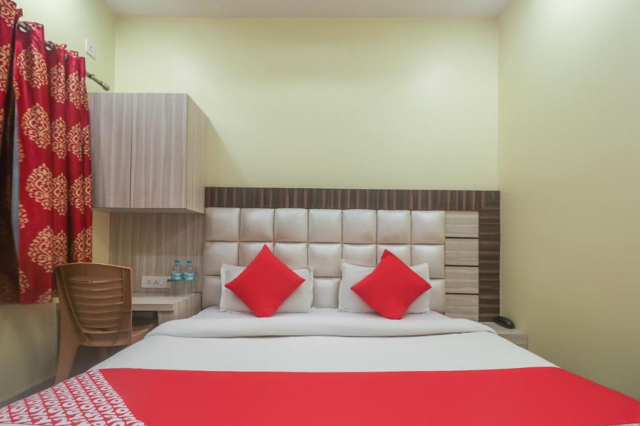 Oyo 60651 Hotel Arya พาราณสี ภายนอก รูปภาพ